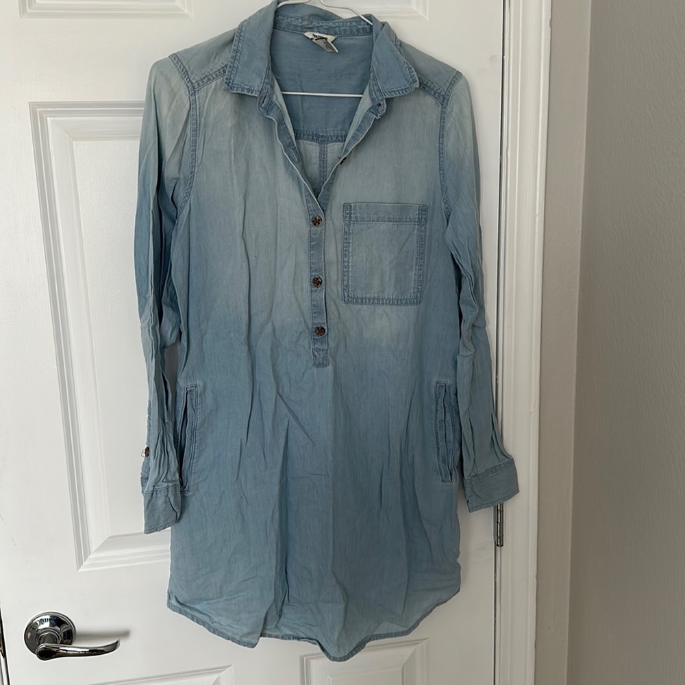 Light washed long sleeve denim dress from Forever 21
